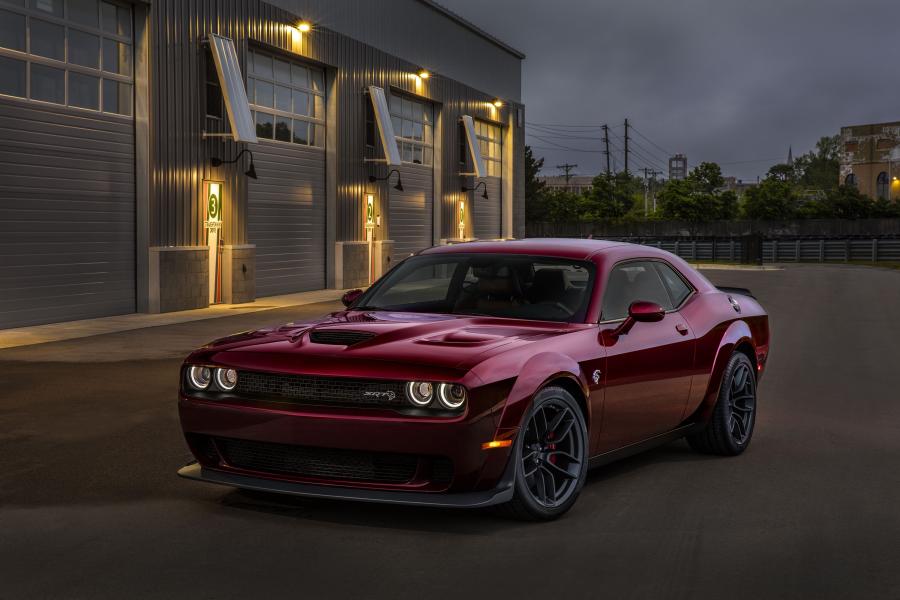 Dodge Challenger SRT Hellcat Widebody 2017 года  (фото 7 из 69)